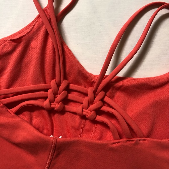 Lululemon sunset flow tank in cape red, size 6 - Picture 3 of 7